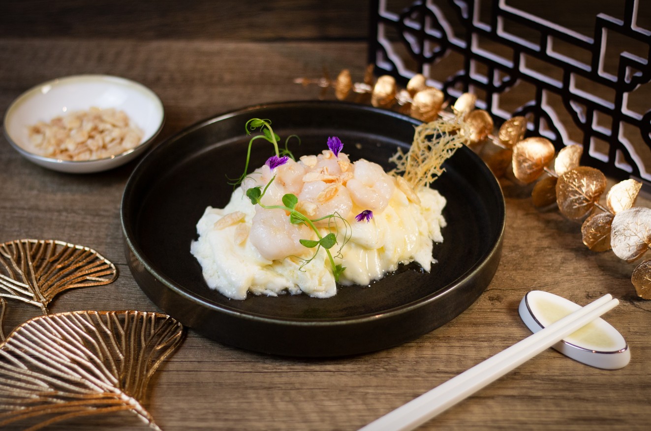 Stir-Fried River Prawns with a Delicate Egg White and Milk Beurre Blanc大良河虾炒鲜奶
