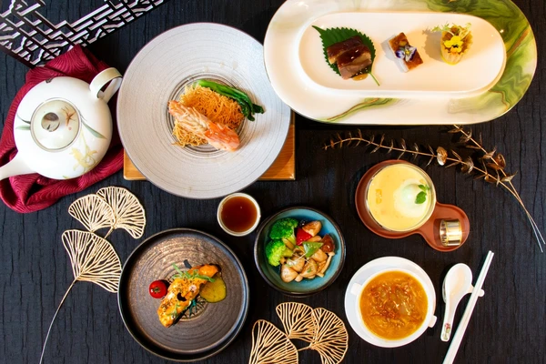 Sumptuous 8 Course Cantonese Set Menus